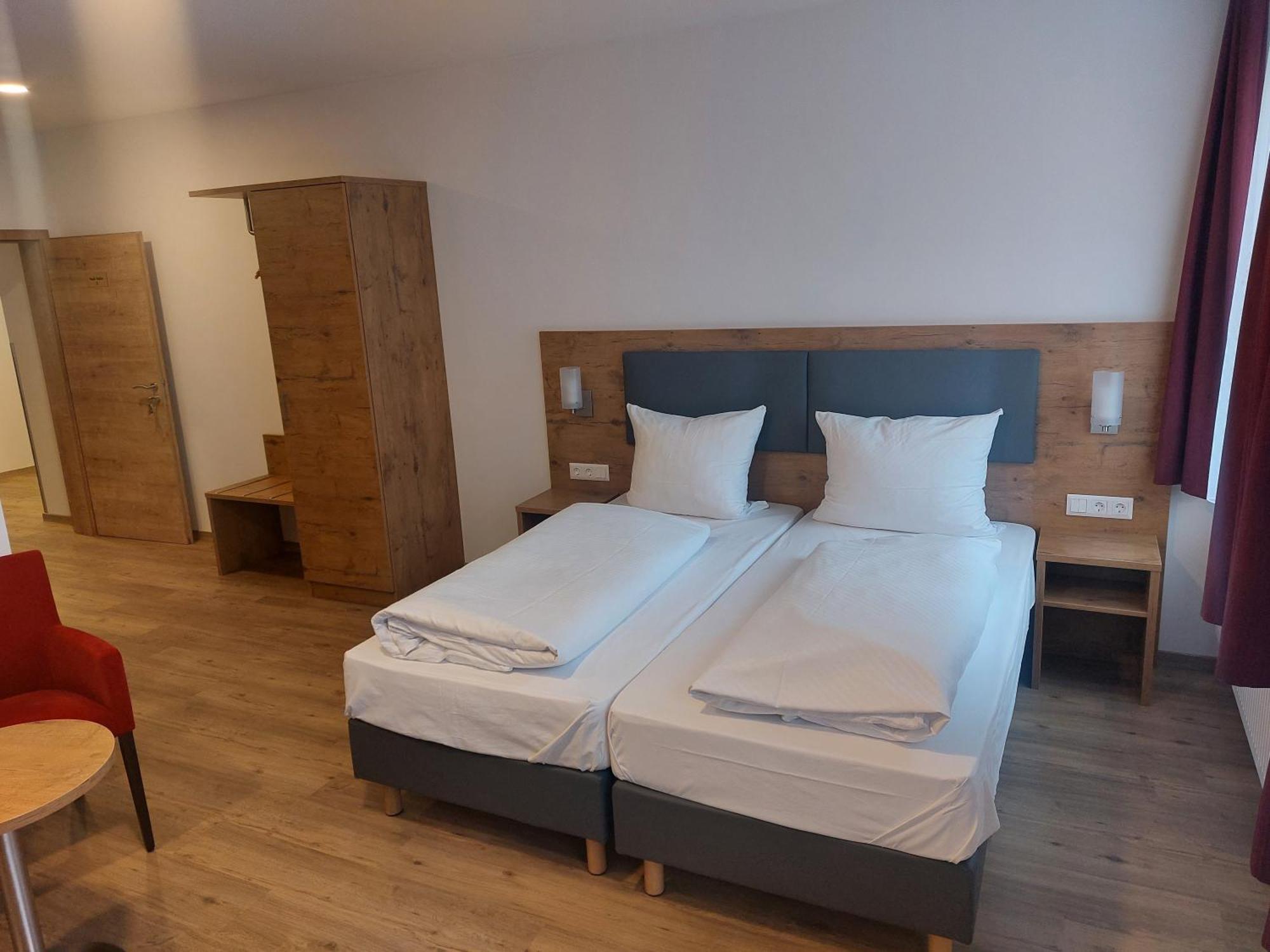 Hotel Stern Gersthofen Eksteriør bilde