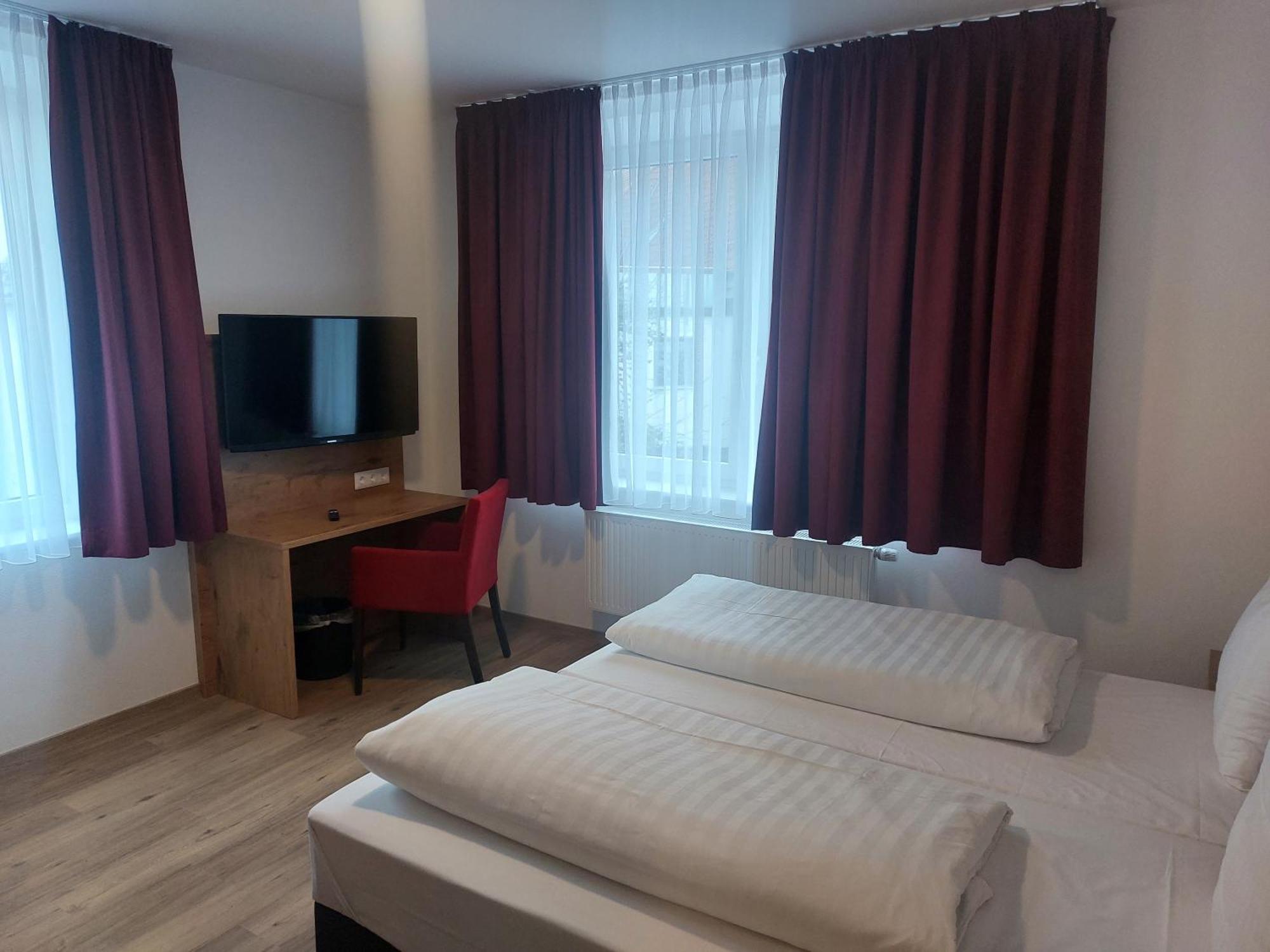 Hotel Stern Gersthofen Eksteriør bilde