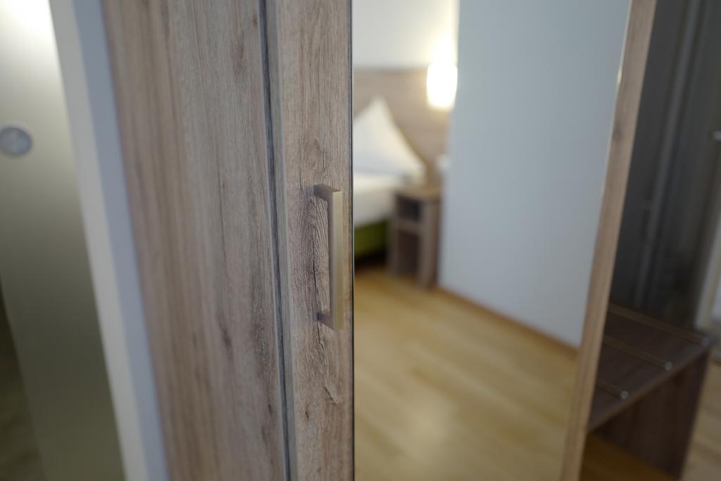 Hotel Stern Gersthofen Eksteriør bilde