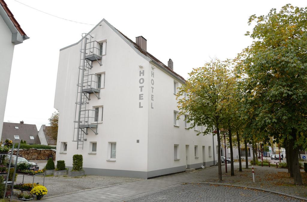 Hotel Stern Gersthofen Eksteriør bilde