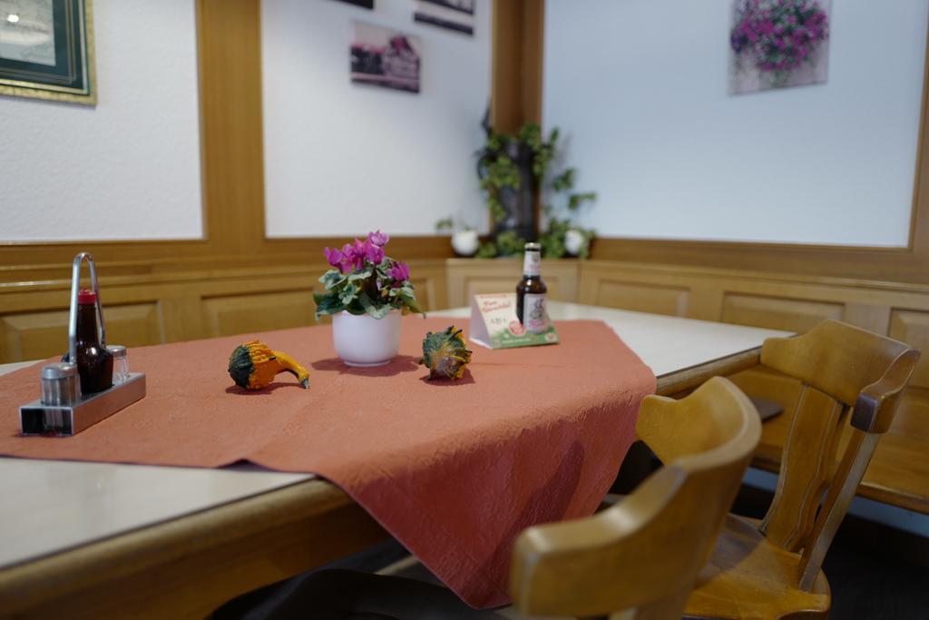 Hotel Stern Gersthofen Eksteriør bilde