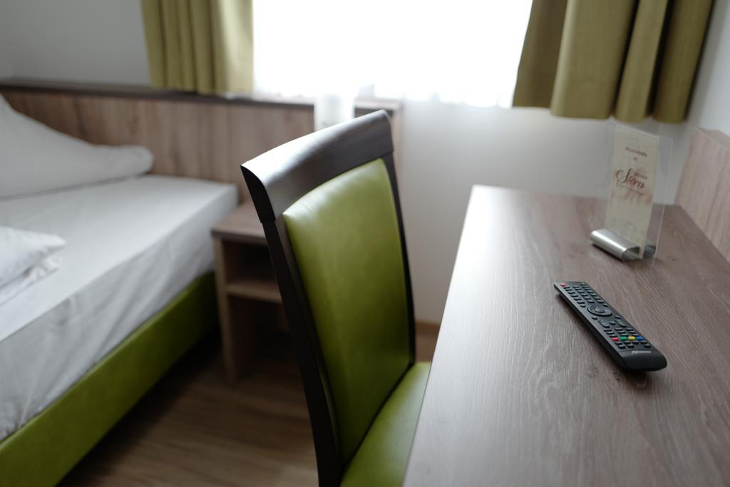 Hotel Stern Gersthofen Eksteriør bilde