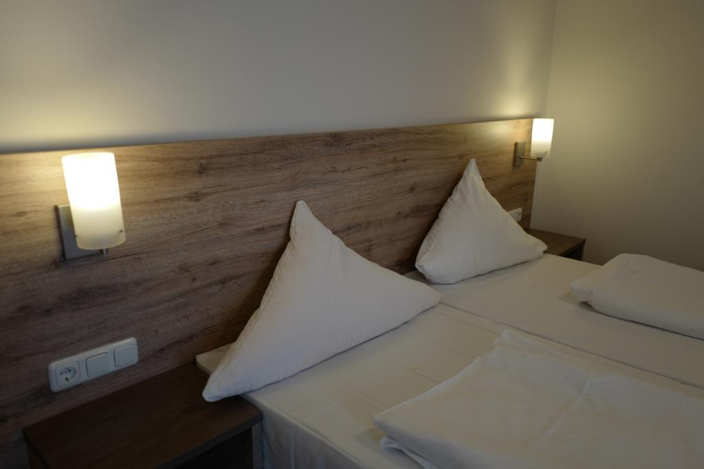 Hotel Stern Gersthofen Eksteriør bilde